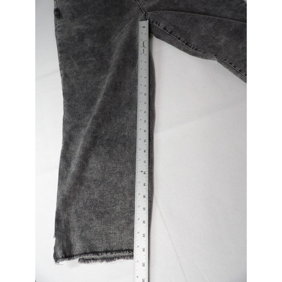 Logo Lori Goldstein 24W Cropped Jeans Mid Rise Straight Acid Wash Black Raw Hem - Picture 8 of 14